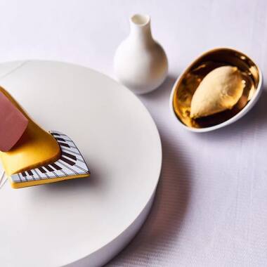 © La Pyramide Maison Henriroux** - <em>CHEF D'OEUVRE MAGAZINE NUMERO 1 BERTRAND FREMINET ET CHERRYSTONE POUR PHOTO PIANO</em>