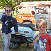 © scoot nomad sortie en famille à scooter et roulotte en drome provençale - <em>scoot nomad</em>