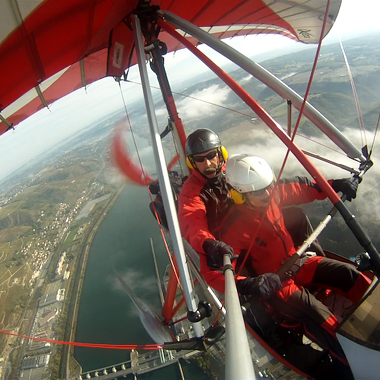 © La vallé du Rhône en pendulaire - <em>Fly In The Sky</em>