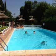 © PISCINE CAMPING DU PONT PRADONS - <em>YASMINE LOUCHARD</em>