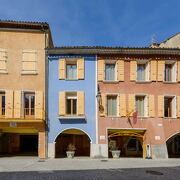 © façade de l'hôtel les Arcades - <em>Copyright: (C) 2016 MOYSAN    HOTEL LES ARCADES</em>