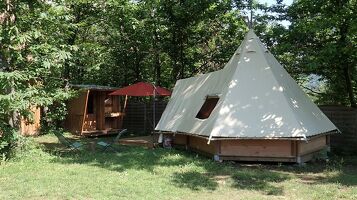 Camping La Châtaigneraie - Le Tipi