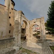 © Visite guidée : Sur les pas du forum - <em>Animation du patrimoine</em>