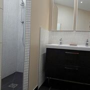 © Salle de bain 2 ème étage - <em>AVENAS CAROLE</em>