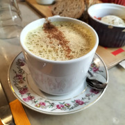 © lait d'or - <em>le simone's cafe</em>