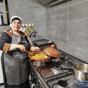 © Mme Ait Mahrez - <em>au fourneau</em>