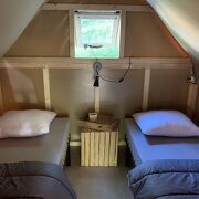 © Cabanes et cyclo tente - <em>Camping Iserand</em>