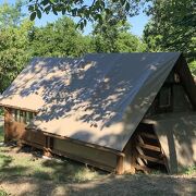 © Cabanes et cyclo tente - <em>Camping Iserand</em>
