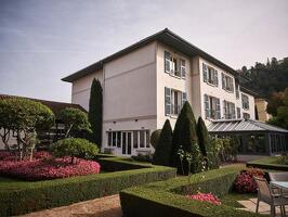 La Pyramide Maison Henriroux**