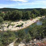 © La plage du village de Pradons l'été - <em>Le Vallon du Savel</em>