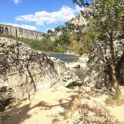 © Randonnées, baignades et plages au Cirque de Gens - <em>Le Vallon du Savel</em>