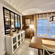 © SALLE A MANGER - <em>lamaisondejade26.fr©</em>