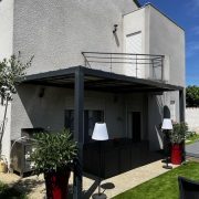 © TERRASSE COUVERTE BALCON - <em>lamaisondejade26.fr©</em>