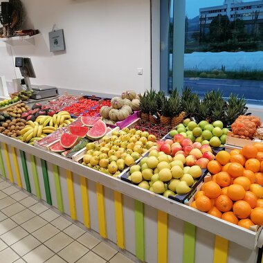 © Intérieur du commerce - côté fruit - <em>Facebook La Halte d'Ampuis</em>