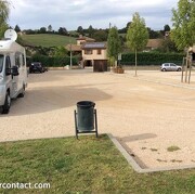 Aire de stationnement Luzinay / Centre village