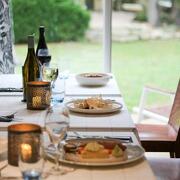 © Restaurant "La Chênaie" - <em>Tomas Feier</em>