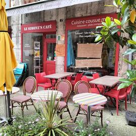 Le Simone's Café