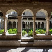 © Cloître Saint-André-le-Bas - <em>InstapadesStudio</em>