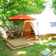 © camping chataigneraie gravières ardèche tente aménagée - <em>la chataigneraie</em>