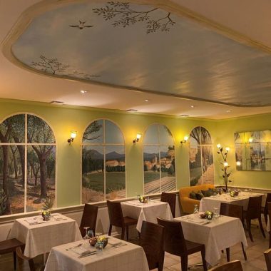 © Restaurant de la Bastide de Grignan "La Chênaie"_Grignan - <em>La Bastide de Grignan</em>