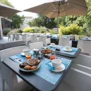 © Terrasse Petit déjeuner - <em>Corinne Prouteau</em>