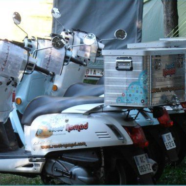 © Scooter Nomad - Balades à scooter (électrique ou classique)_Roynac - <em>Scoot Nomad</em>
