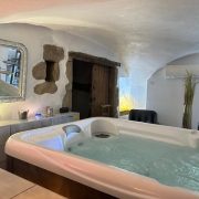 © SPA /Jacuzzi - suite La Pré-Cieuse - <em>@cgast</em>