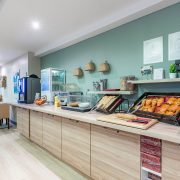 © Salle Petit déjeuner - <em>Appart city</em>
