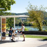 © Aire de service vélo sur la ViaRhôna_Condrieu - <em>InstapadesStudio</em>