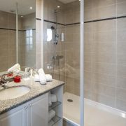 © Salle d'eau Chambre Privilège - <em>Brunsky Photography</em>