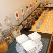 © Buffet Petit déjeuner hôtel Ardèche CHANDOLAS - <em>SAS Hôtel de vacances</em>