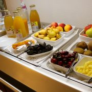 © Restaurant Buffet Petit déjeuner hôtel Vallon pont d'arc CHANDOLAS - <em>SAS Hôtel de vacances</em>