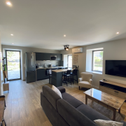 © Gite Les Micocouliers - Séjour/Cuisine - <em>Mas de Veyras</em>