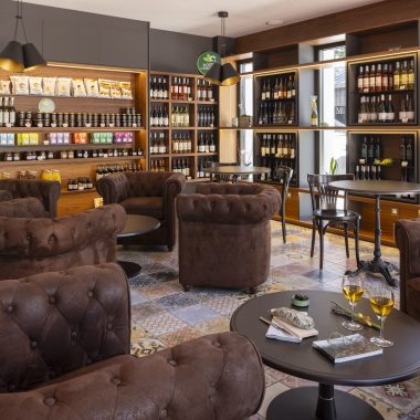 © Boutique "Goûtez l'Ardèche" -  Auberge Les Murets_Chandolas - <em>Xavier Ferrand - Eliophot</em>