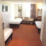 © Chambre Familiale 2 - <em>Hôtel ACE</em>