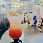 © Kiss Me - <em>Apéri'Klub</em>