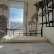 © Vue dégagée sans vis à vis depuis le lit - <em>Mon Séjour à Vienne</em>