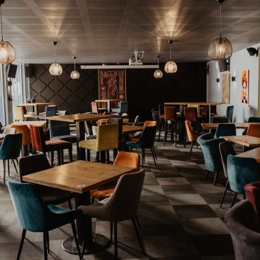 © Salle de Restaurant - <em>2023 GWEN DUMOULIN PHOTOGRAPHE, all rights reserved.</em>