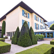© Les jardins du restaurant bistronomique PH3 de la Pyramide - Vienne (38 Isère) - <em>Relais et Châteaux la Pyramide Patrick Henriroux</em>