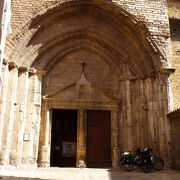 © Cathédrale Notre Dame Extérieur - <em>Rose Papalia</em>