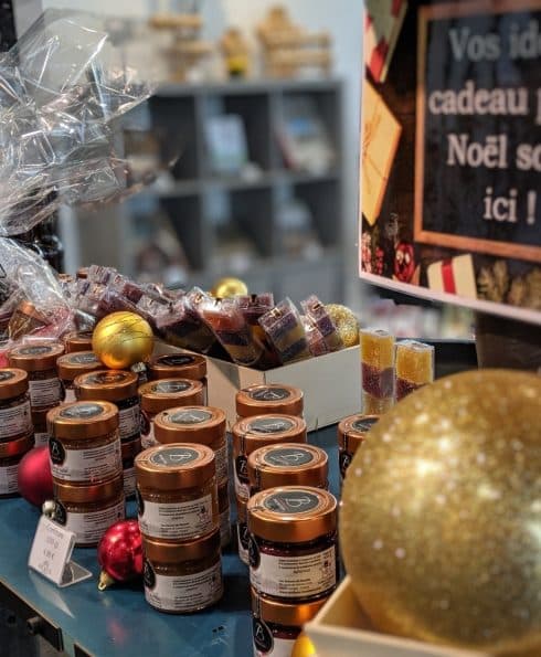 00100lPORTRAIT_00100_BURST20191205103257414_COVER